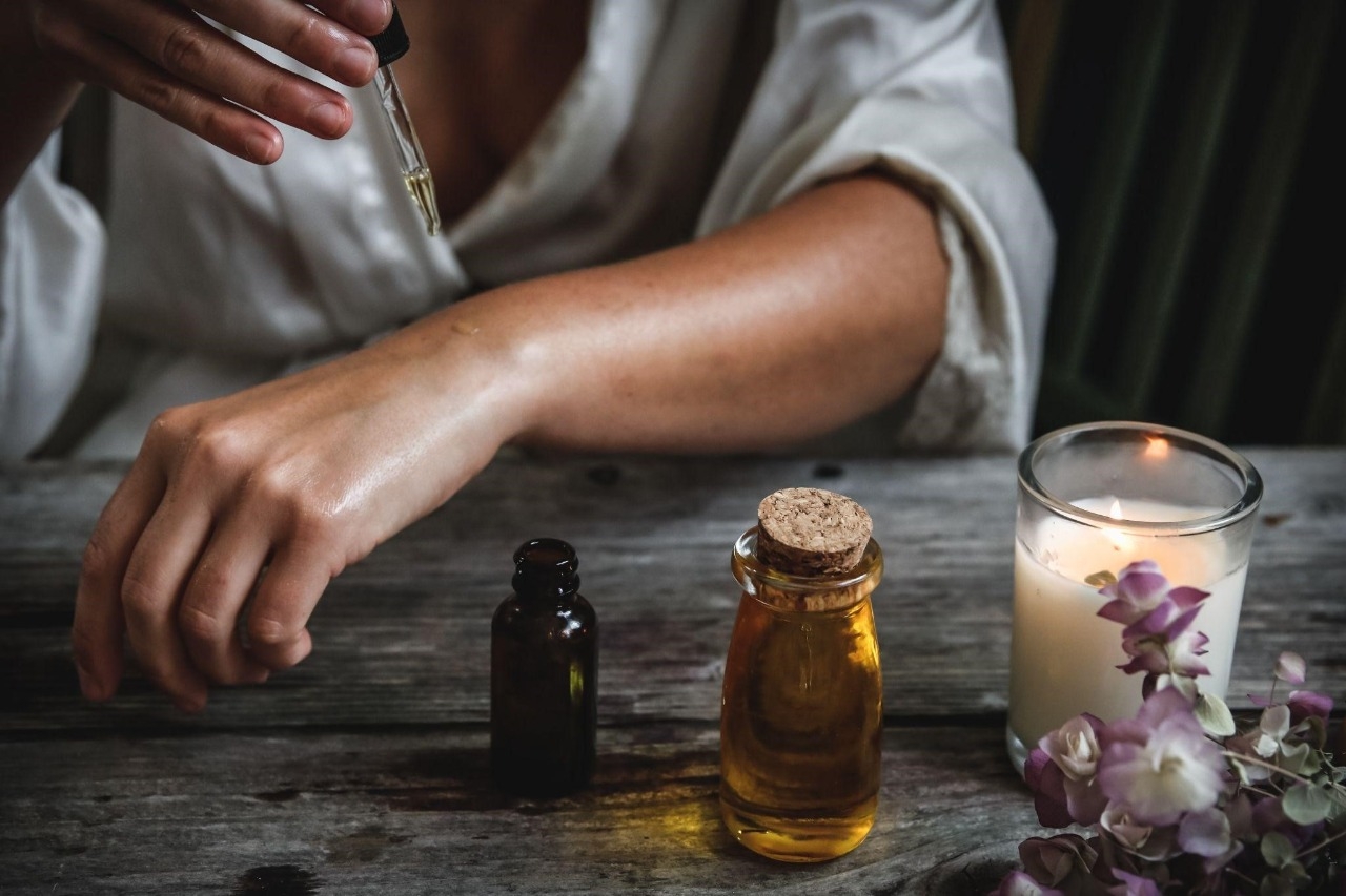 7 Ways CBD Oil Can Heal The Mind, Body, And Soul