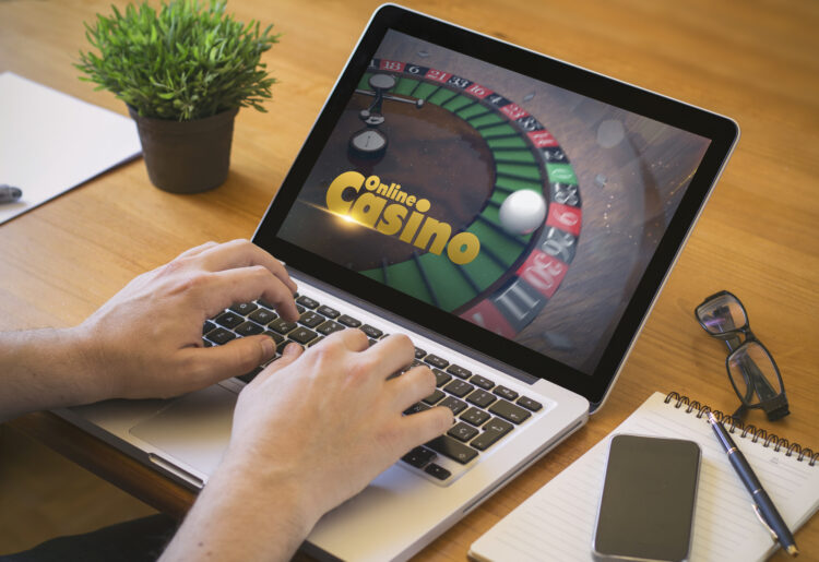 9 Reasons To Play At An Online Casino