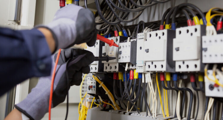 Why Are Electrician Contractors/Professionals So Expensive?