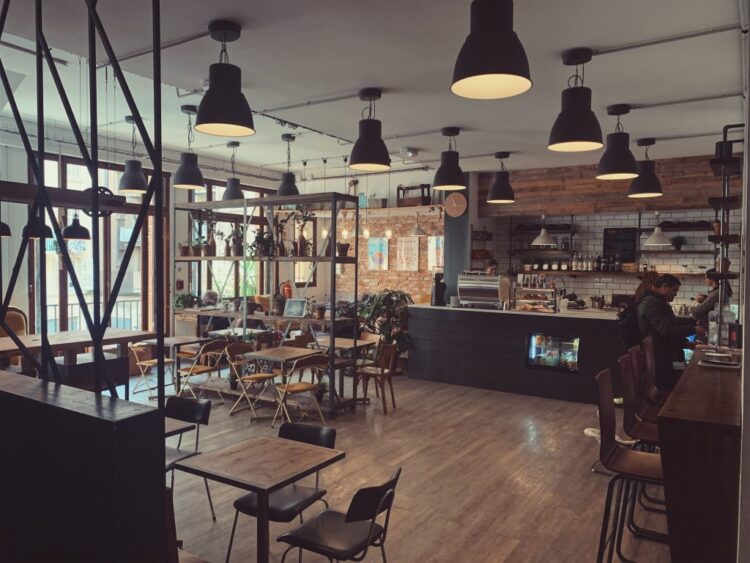 6 Pro Tips To Choose The Right Interior Lighting For Your Cafe