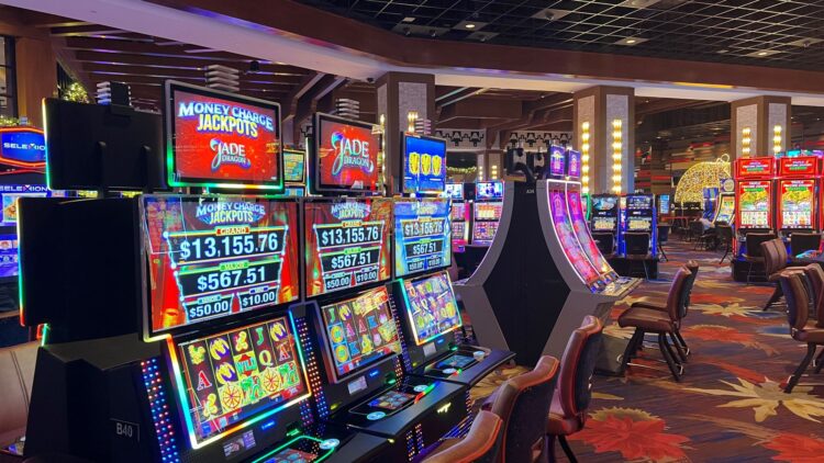 5 Ways to Make Yourself a Good Living Playing Slots