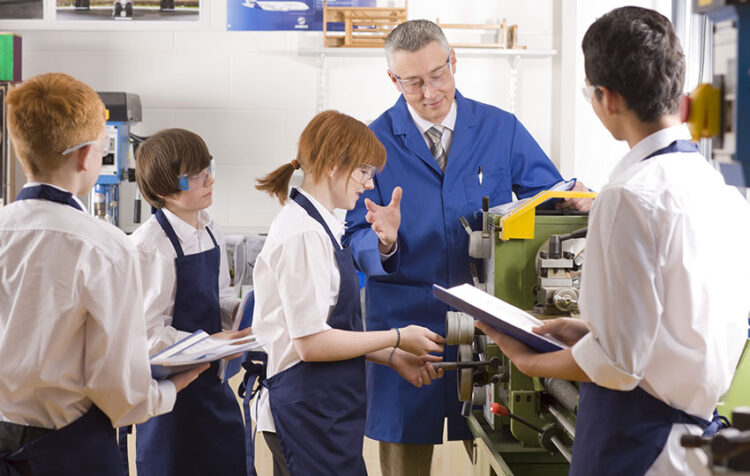 How to Make Vocational Training More Effective: 4 Tips and Tricks
