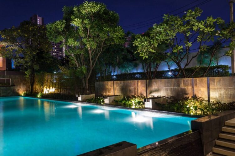 4 Lighting Ideas to Illuminate Your Backyard Swimming Pool