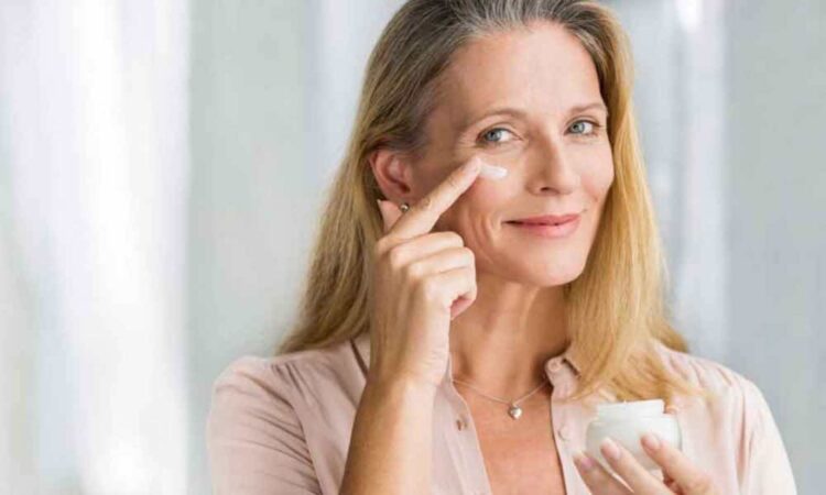 How To Create a Facial Routine That Works: 4 Tips for Women Over 50