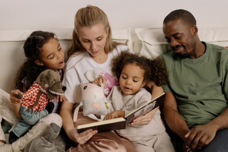 When Should You Start Reading Books to Your Kids - 2024 Guide