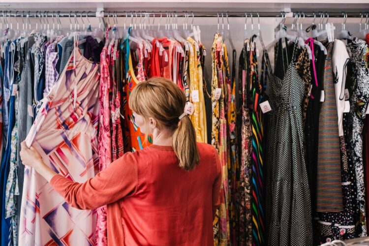 Looking Out For Ways To Establish Yourself In The Fashion Industry? 8 Full-Proven Ways For All Startups!