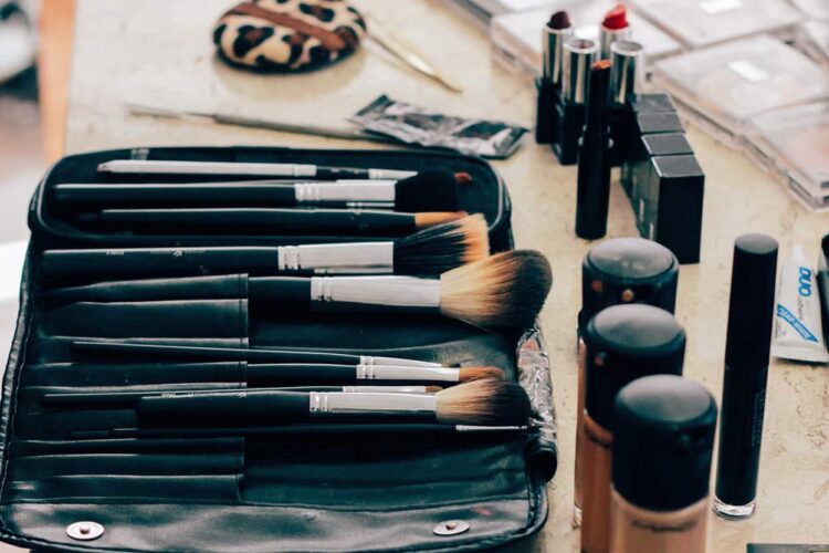 Top 6 Tips To Launch Your Very Own Makeup Brand in 2023