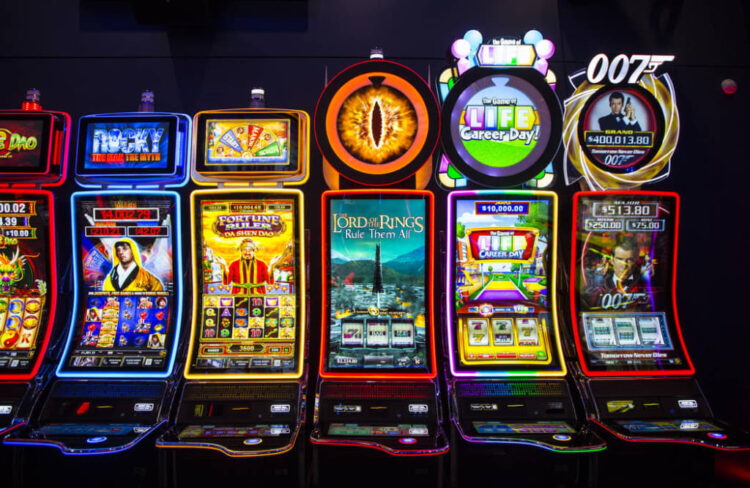 Behind the Scenes of Online Casino Slots: The Technology and Algorithms Explained