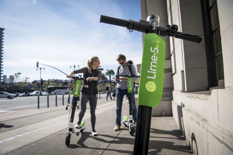the-ultimate-guide-to-renting-electric-scooters-for-passive-income