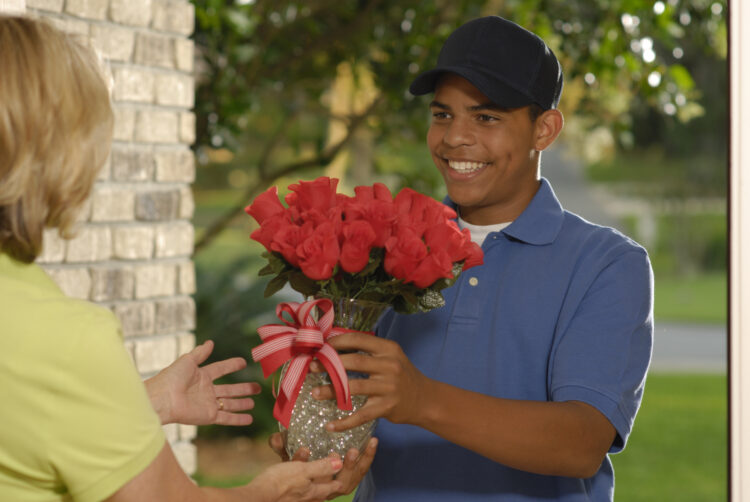 Why Flower Delivery Is the Best Way to Please Yourself and Your Loved Ones